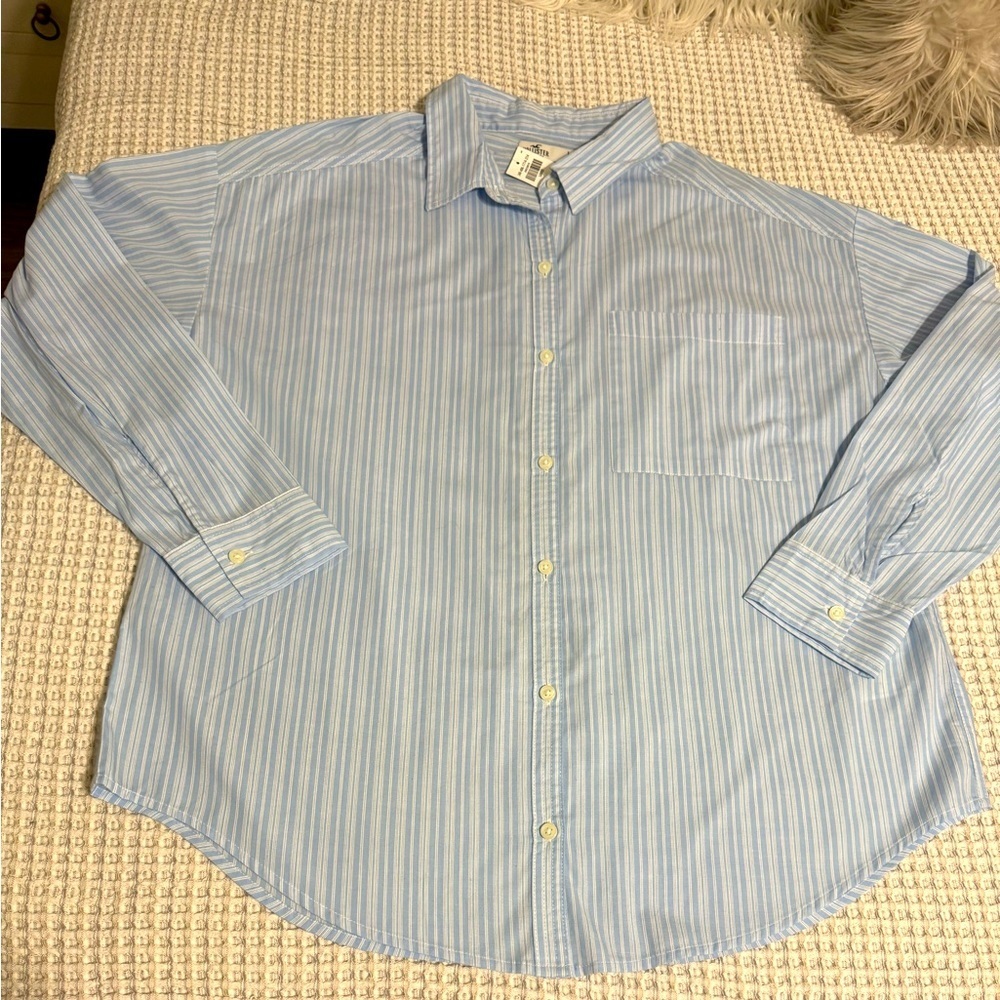 NWT Women’s Blue Striped Blouse Size Large